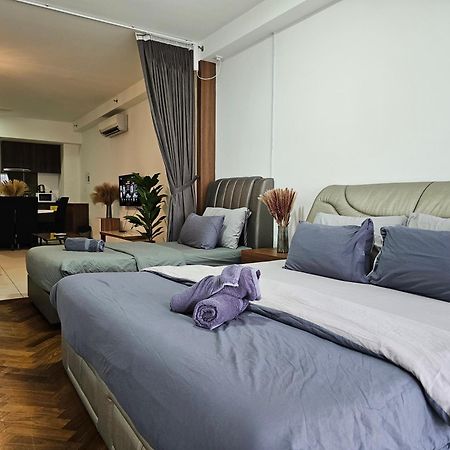 Deluxe Seaview Suite Twin Bed By The Only Bnb Tanjung Tokong Luaran gambar