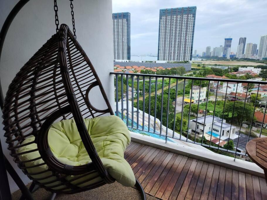 Deluxe Seaview Suite Twin Bed By The Only Bnb Tanjung Tokong Luaran gambar