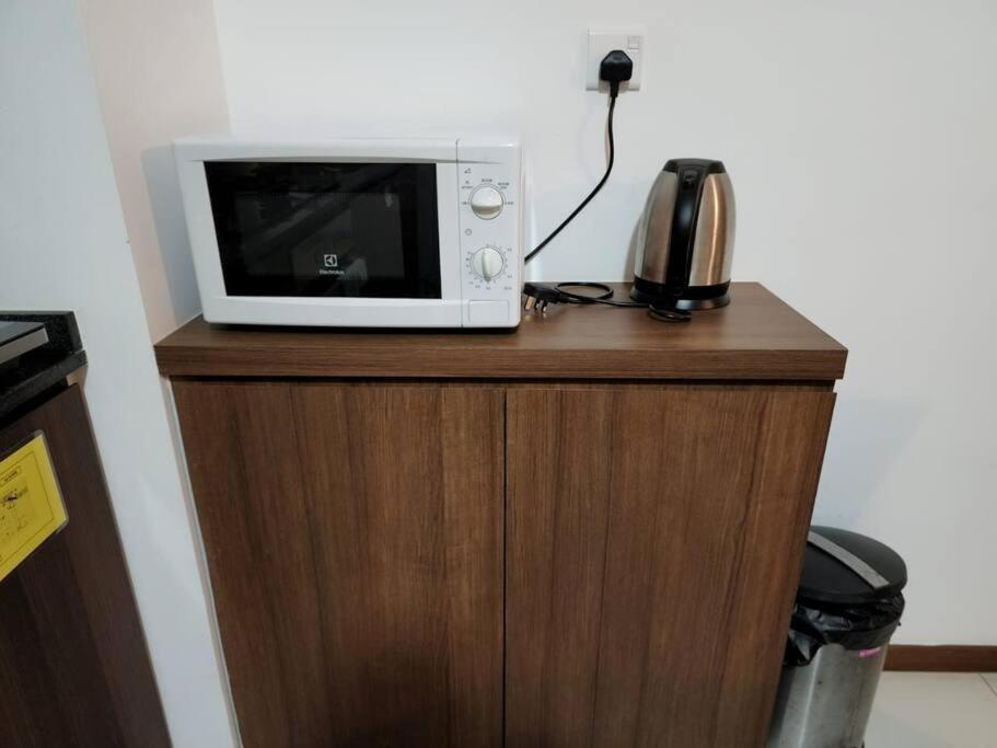 Deluxe Seaview Suite Twin Bed By The Only Bnb Tanjung Tokong Luaran gambar