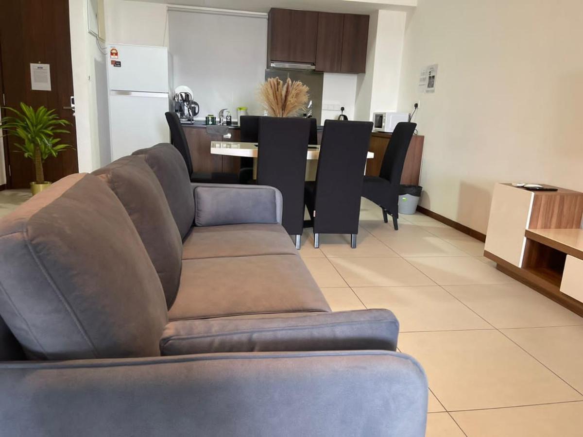 Deluxe Seaview Suite Twin Bed By The Only Bnb Tanjung Tokong Luaran gambar